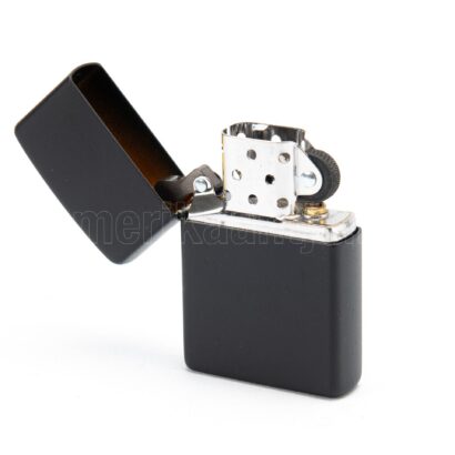 Zippo matzwart
